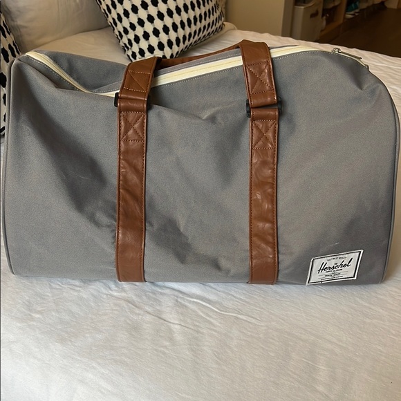 Herschel Duffle - 43L - Picture 1 of 6